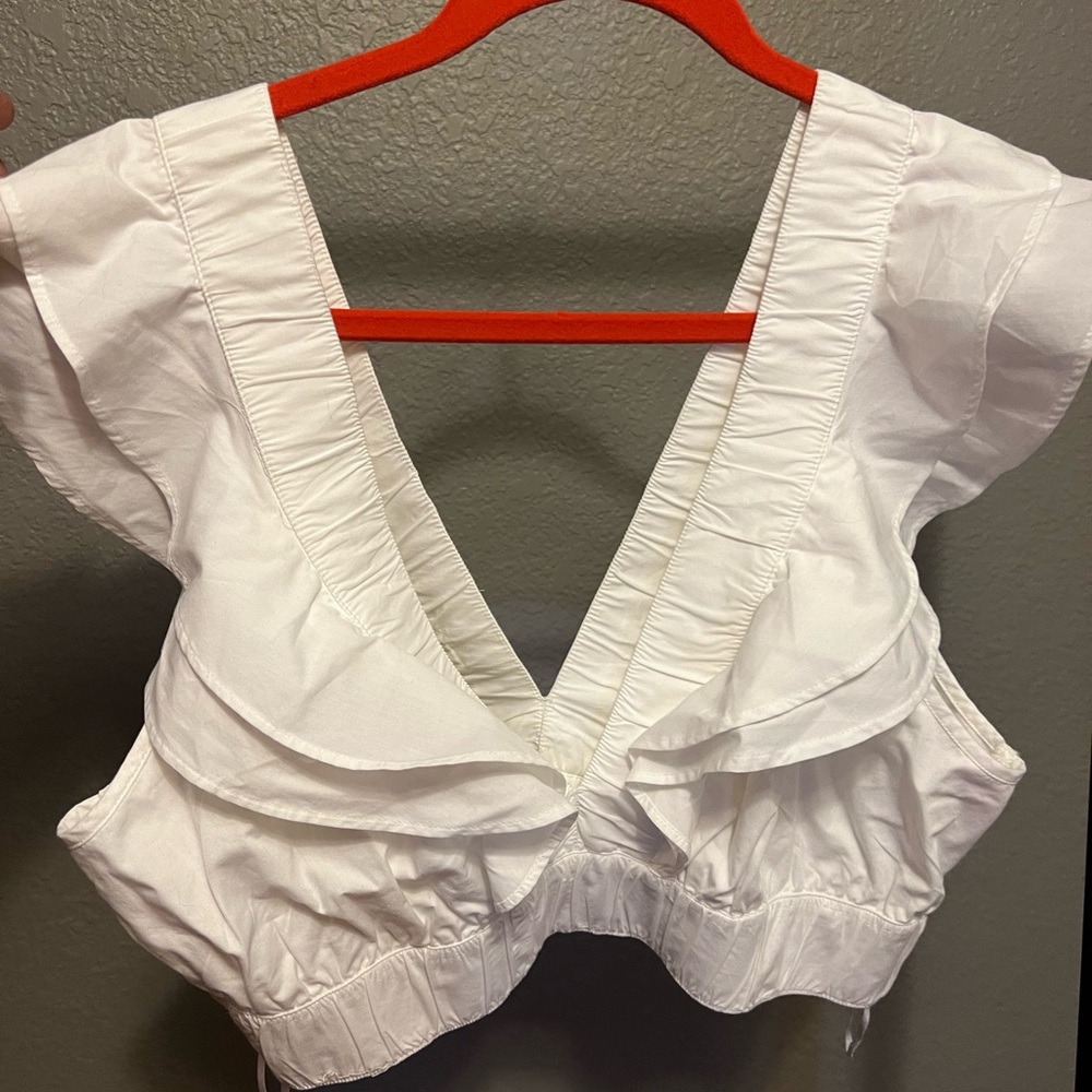 ABERCROMBIE AND FITCH CROPPED TOP